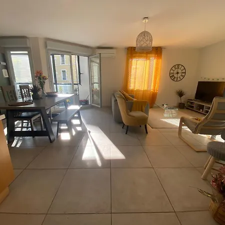 2bhk Entire Fully Equipped 84m2 公寓 *